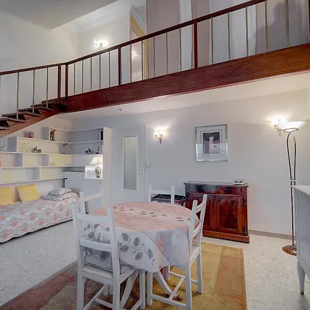 Superbe Duplex Idealement Situe Proche Plages Avec Grande Terrasse Vue Port !l A1b59 Апартаменты Канны