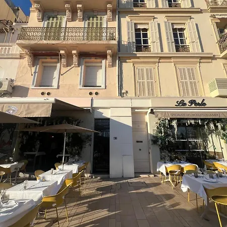 Superbe Duplex Idealement Situe Proche Plages Avec Grande Terrasse Vue Port !l A1b59 * Cannes